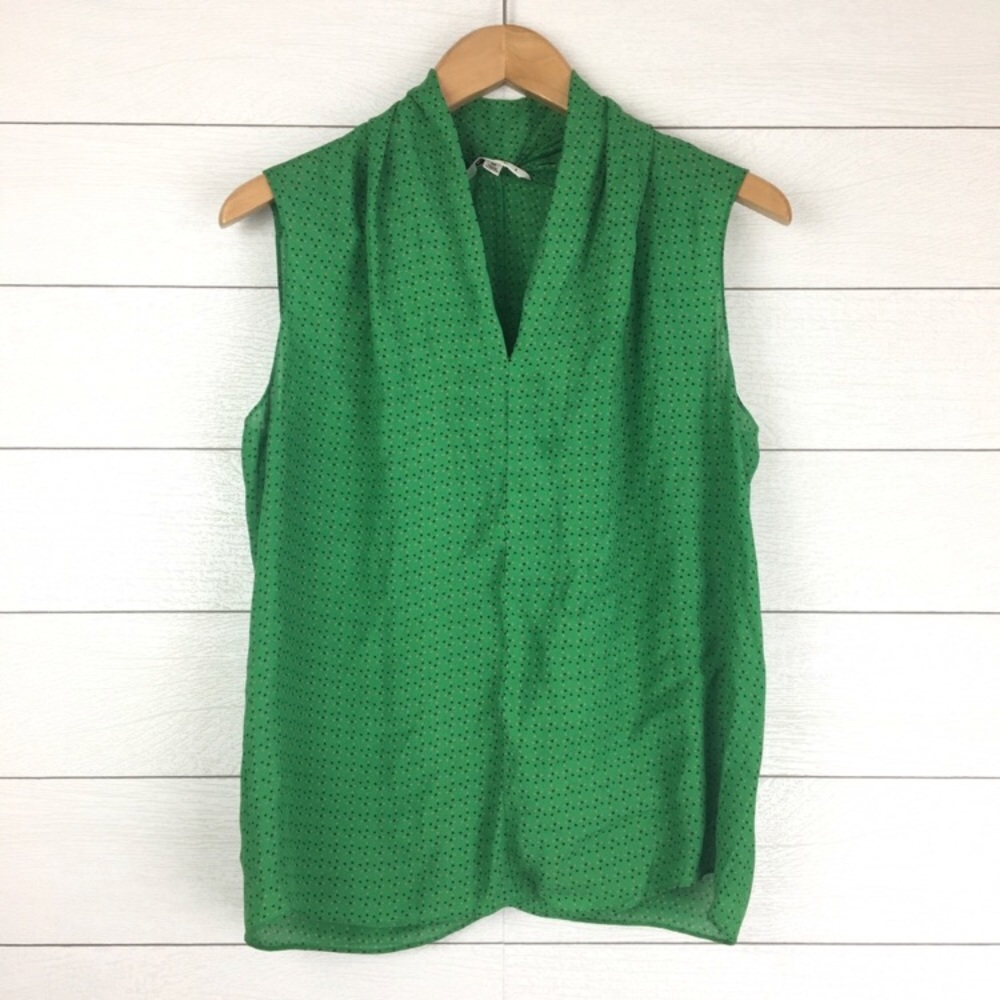 Cabi Kelly Emerald Green Pin Dot Shell V-Neck m